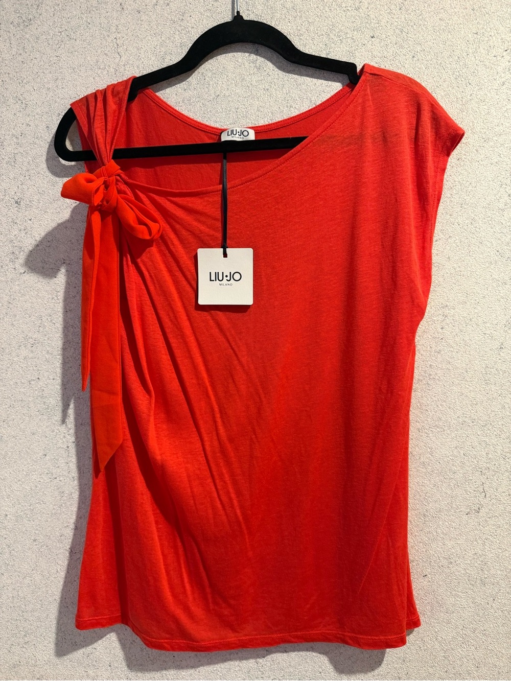 NWT Liu Jo Bright Red Scoop Neck Sleeveless Top Size Medium